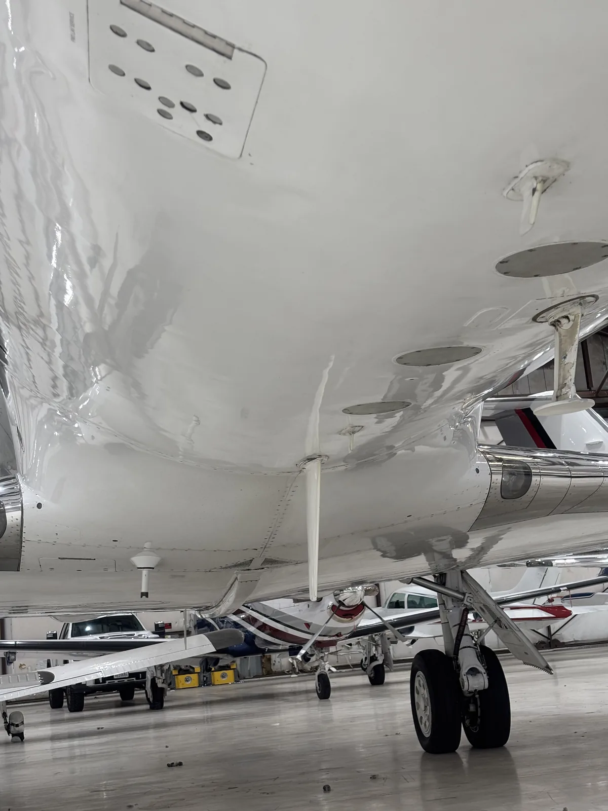 Aircraft underbelly maintenance